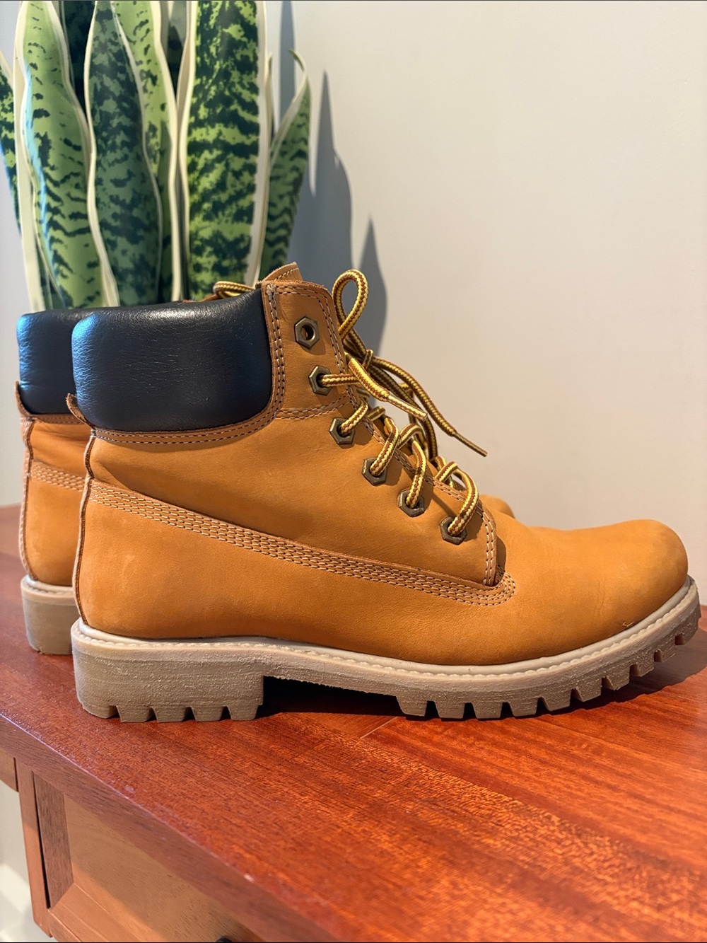Roots Tan Lined Boots Size 38